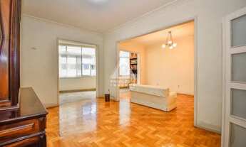 Imagem 2: Em Copacabana: Apartamento em excelente estado, com 180 m², sala ampla, 4 quartos sendo 1