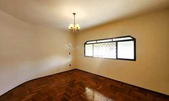 Imagem 2: Casa com 04 Dormitórios, 04 vagas de garagens no bairro Parque Industrial