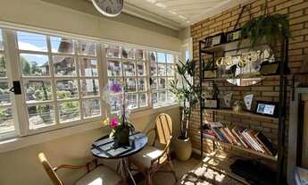 Imagem 5: Apartamento de dois dormitórios sendo um suíte, localizado no Centro de Gramado RS, próxim