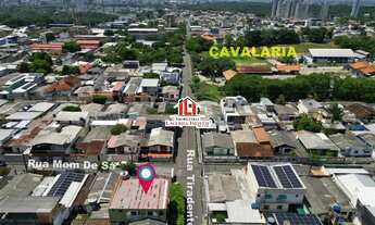 Imagem 4: Casa de Esquina no Dom Pedro 1 - Casa de esquina com um prédio