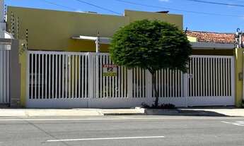 Imagem: Casa com 7 quartos em Barro Vermelho