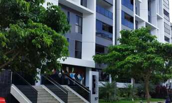 Imagem: PORTEIRA FECHADA. Poucos passos do mar