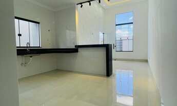 Imagem 5: Casa com 03 quartos (1 site), área com churrasqueira, garagem coberta; PQ Santa Rita- Goiâ