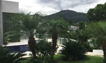 Imagem 2: Casa de condomínio para venda tem 1200 metros quadrados com 5 quartos