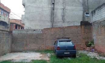 Imagem 2: CASA BANDEIRAS Casa com 1 dormitório