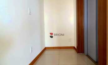 Imagem 4: Apartamento alto padrão, com 195m², 3 quartos/suíte, à venda no Edifício Triomphe em Ribei