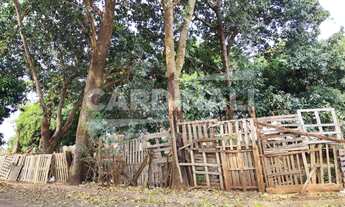 Imagem: Terreno com boa localização, plano, pronto