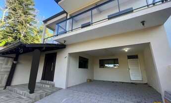 Imagem: Casa à venda em meio a natureza, próximo