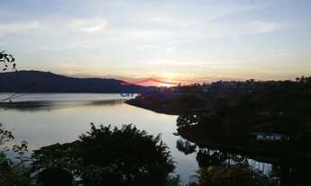 Imagem 7: Casa pé na água na represa de Igaratá