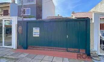 Imagem 2: Casa em Porto Alegre, no bairro Aberta dos Morros, com 2 dormitório(s), e 2 banheiros, à v