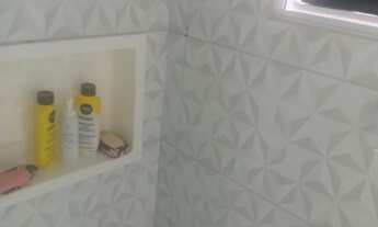 Imagem 3: Alugo uma casa 3comodos ,não é independente.aluguel 700 com água e energia incluso.