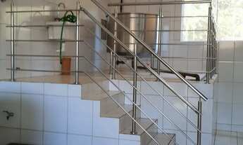 Imagem 7: Industria de Cachaça Cachaçaria com Canavial em Produção Aparecida de Goiânia Pronta para