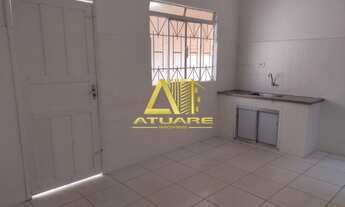 Imagem 2: Casa próxima ao Centro de Pouso Alegre. São 03 quartos, sala, cozinha, 3 banheiros, área d