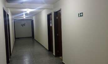 Imagem 7: Sala comercial para aluguel 25 m² contendo amplo lavabo, janela grande com grade, no bairr