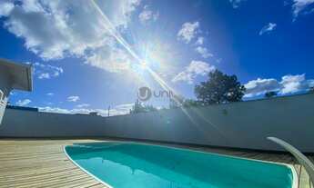 Imagem 3: Casa de condomínio para venda possui 279 metros quadrados com 4 quartos