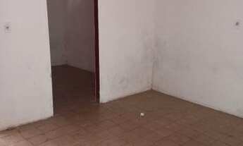 Imagem 3: Casa em rua pública