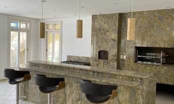 Imagem 4: Casa à venda ou locação no Condomínio Tamboré 3, possui 1260 metros quadrados com 4 suítes