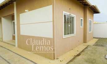 Imagem: Casa com 2 quartos em pequeno condomínio