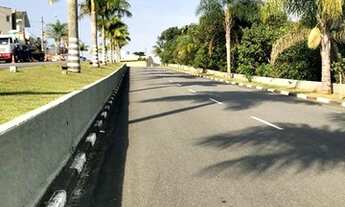 Imagem 3: Lote com leve aclive no condomínio Arujá Verdes Lagos Residence!!!