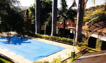 Imagem 3: Linda casa mobiliada! Pé direito duplo, piscina, churrasqueira