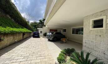 Imagem 3: Casa de condomínio para venda possui 390 metros quadrados com 4 quartos