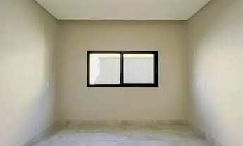 Imagem 4: Casa para venda tem 490 metros quadrados com 3 quartos em Condomínio do Lago - Goiânia - G