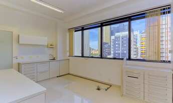 Imagem 2: Sala comercial com 57,29m² privativos, 03 salas e 01 vaga de garagem