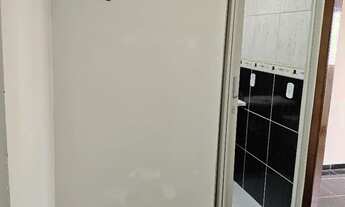 Imagem 3: Vendo kitnet 1 andar c/2 qtos, banheiro, cozinha e Sl- Polo de modas - lado Parque Denner