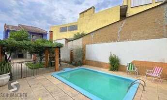 Imagem 3: Casa com 4 Quartos e 3 banheiros de 223 m², perto da PUC à venda por R$ 697.000