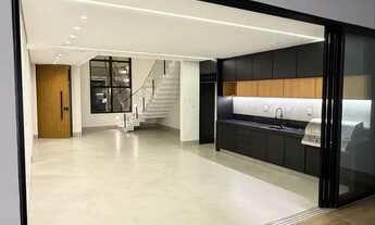 Imagem 6: Casa Alto Padrão no Ibituruna - 4 Quartos, Piscina e Vista para a Serra do Mel