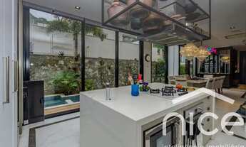 Imagem 6: Casa mobiliada em condomínio fechado, de 275m², com 3 Suítes, no bairro Fazenda, em Itajaí