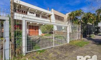 Imagem 4: Sobrado com 3 dormitórios, 1suíte e 4 vagas no bairro Chácara das Pedras