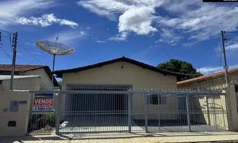 Imagem 3: Casa no Setor Coimbra, 3 Quartos Amplos (sendo 1 Suíte), 2 Salas, 5 Vagas, Lote 375 m², Ót