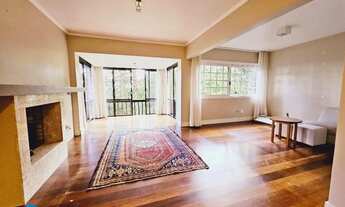 Imagem 5: Com 126m² e uma vista incrível para o vale e acesso a pé a Rua Coberta esse apartamento va