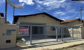 Imagem 2: Casa no Setor Coimbra, 3 Quartos Amplos (sendo 1 Suíte), 2 Salas, 5 Vagas, Lote 375 m², Ót