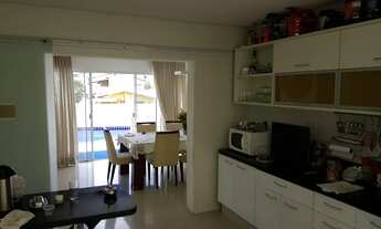 Imagem 2: Plakaford Ville, 4 suítes (2 masters), nascente, com armários