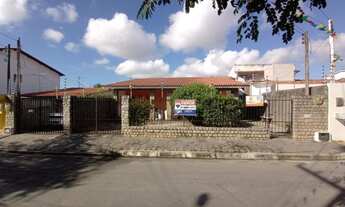 Imagem: Casa com 4 dormitórios e uma edícula