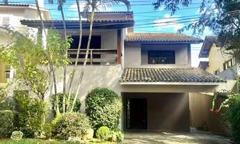 Imagem 2: Casa de condomínio sobrado para venda tem 330 metros quadrados com 3 quartos