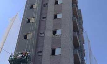 Imagem 3: Apartamento de 2 dormitórios com sacada e elevador.