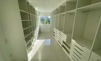 Imagem 5: Casa de condomínio para locação possui 420 metros quadrados com 4 quartos