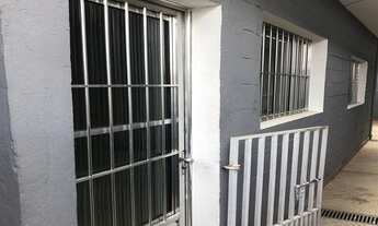 Imagem 2: 01 quarto, cozinha e WC