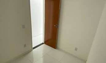 Imagem 3: Casa Triplex com 3 quartos, varanda gourmet, churrasqueira, ônibus na porta, por R$ 295.00