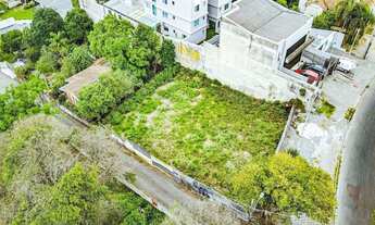 Imagem 2: Terreno de Esquina em Avenida Movimentada no Tingui - 537m² !