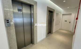 Imagem 5: Apartamento para locação com 3 quartos, 1 suíte, dependência e vaga coberta no bairro Moin