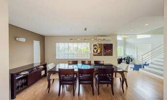 Imagem 2: CASA COM 4 QUARTOS, ÁREA GOURMET E QUINTAL Casa Com 4 Quartos, Área Gourmet e Quintal