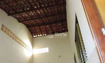 Imagem 6: Excelente casa com 6 dormitórios à venda, 309 m² por R$ 800.000 - Umuarama - Uberlândia/MG