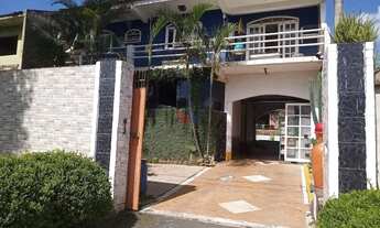 Imagem: Casa ampla em Santa Felicidade com piscina