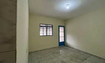 Imagem 4: Alugo casa de fundos com 3 cômodos