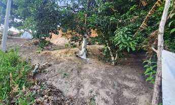 Imagem 3: Terreno grande com casa feira para 3 quartos