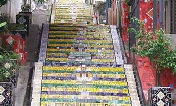 Imagem 2: Loft na Escadaria de Azulejo do Selarón